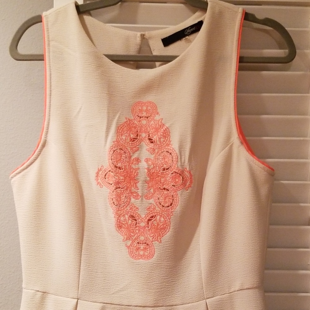 Dress - Picture 2 of 5